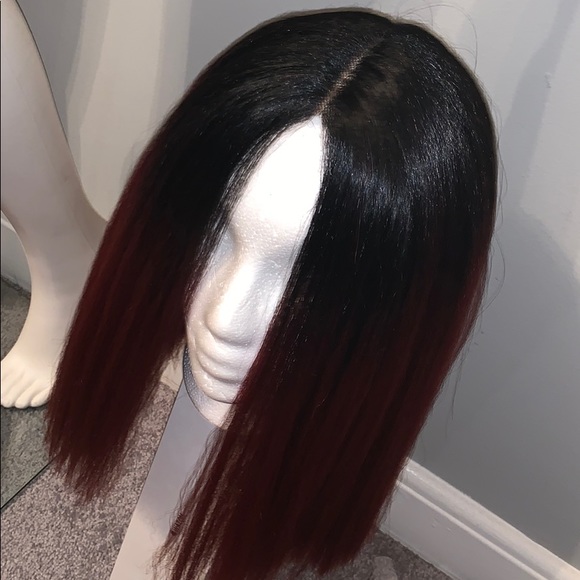 Red and black wig - Picture 2 of 4